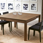 tavolo da pranzo quadrato trasformabile ed allungabile in frassino tinto noce.