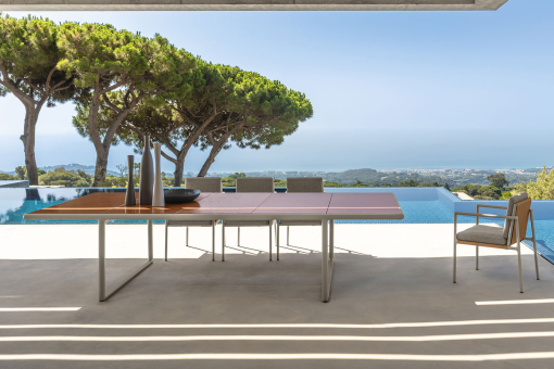 Trex table d'extérieur en pierre de lave corail 340 x 120 cm.