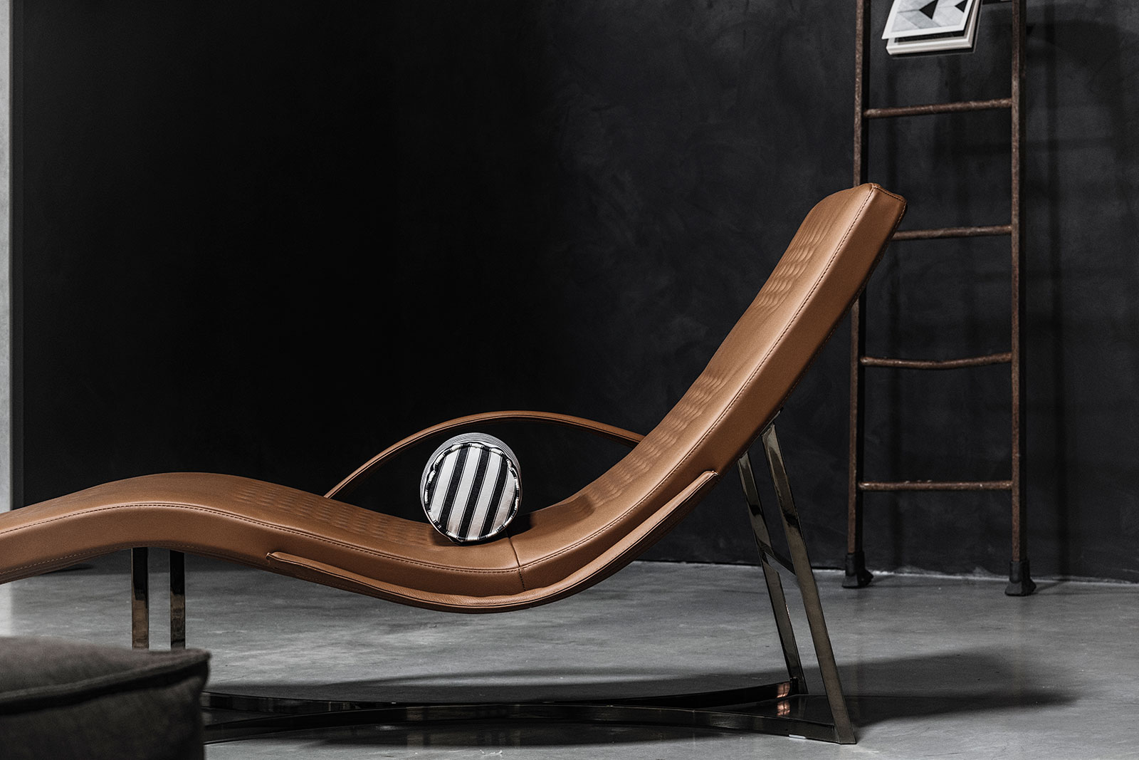 Chandelier chaise longue, Shop Online