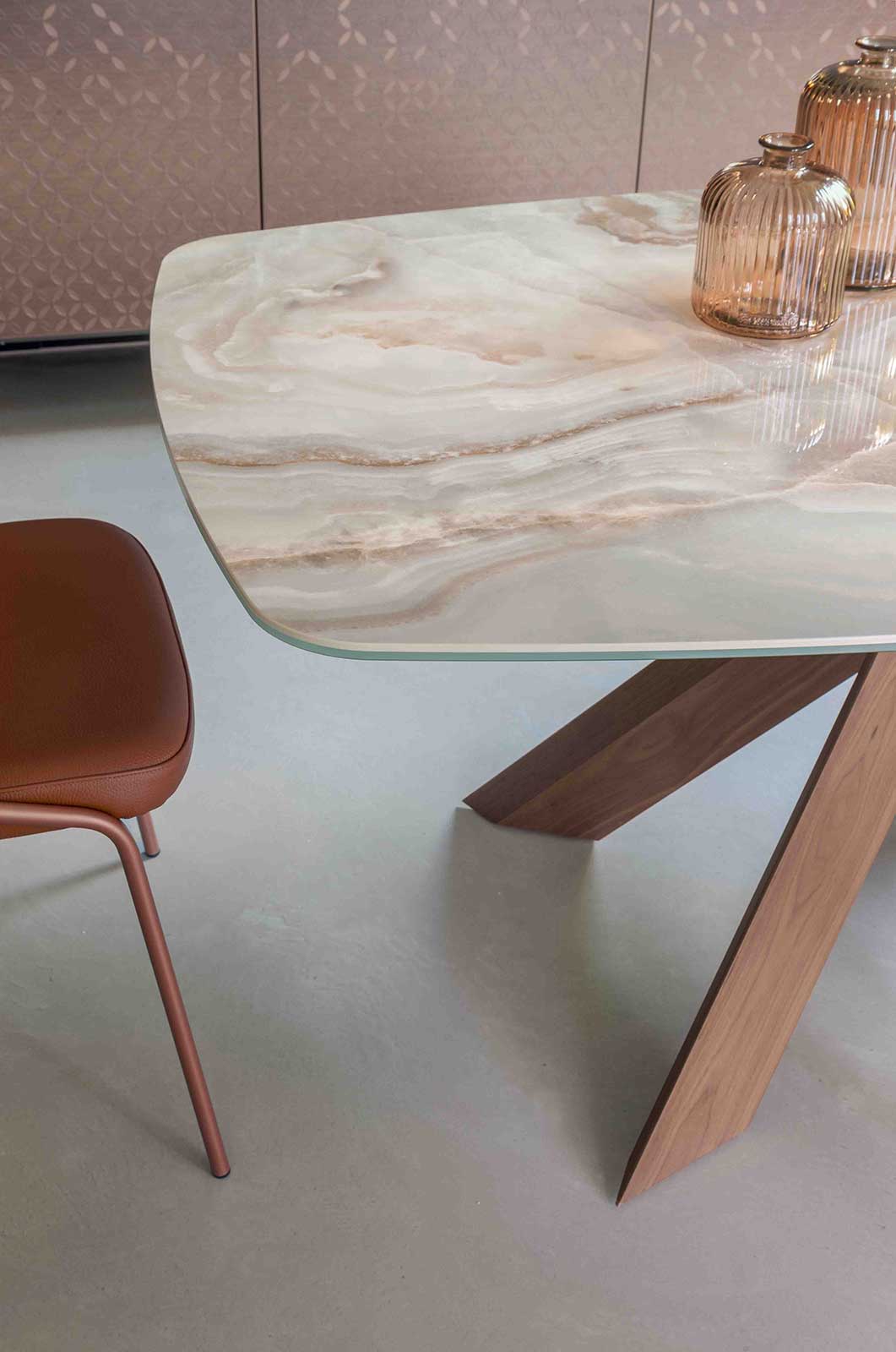 Maori dining table with Canaletto walnut base and glossy beige onyx ceramic top, luxury Italian design